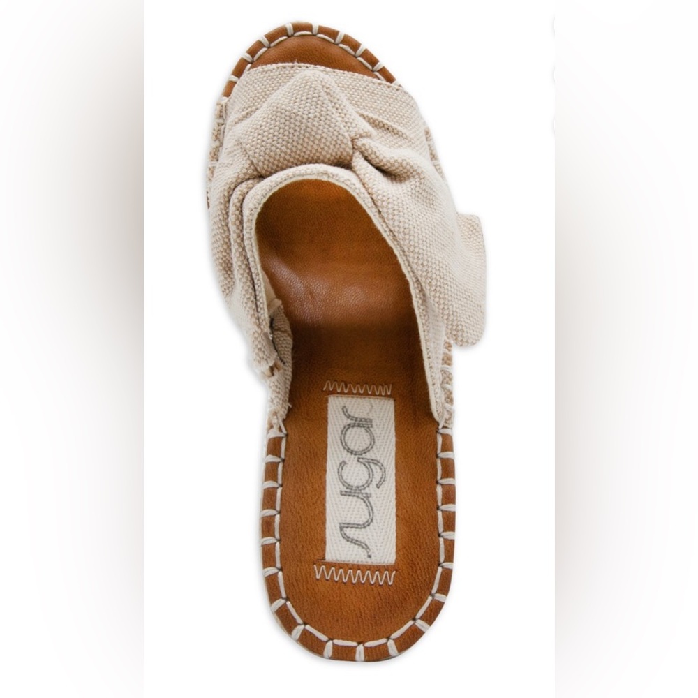 NWOT Sugar Cream Mules with Comfort Footbed SZ 8.5